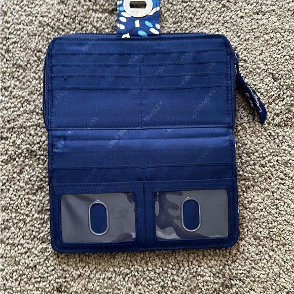 Vera Bradley wallet. - Picture 3 of 4